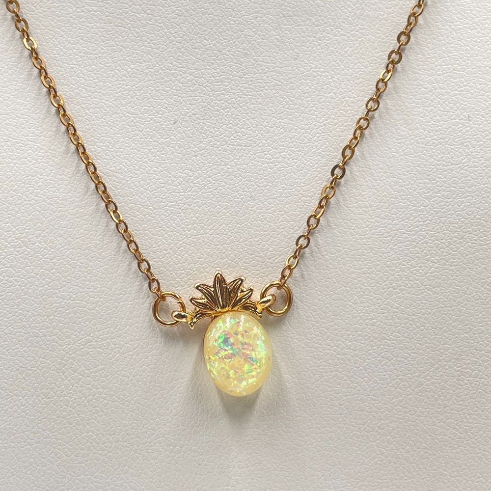 VTG Gold Tone Faux Opal Pineapple Pendant Necklace Tropical Summer Boho Beach